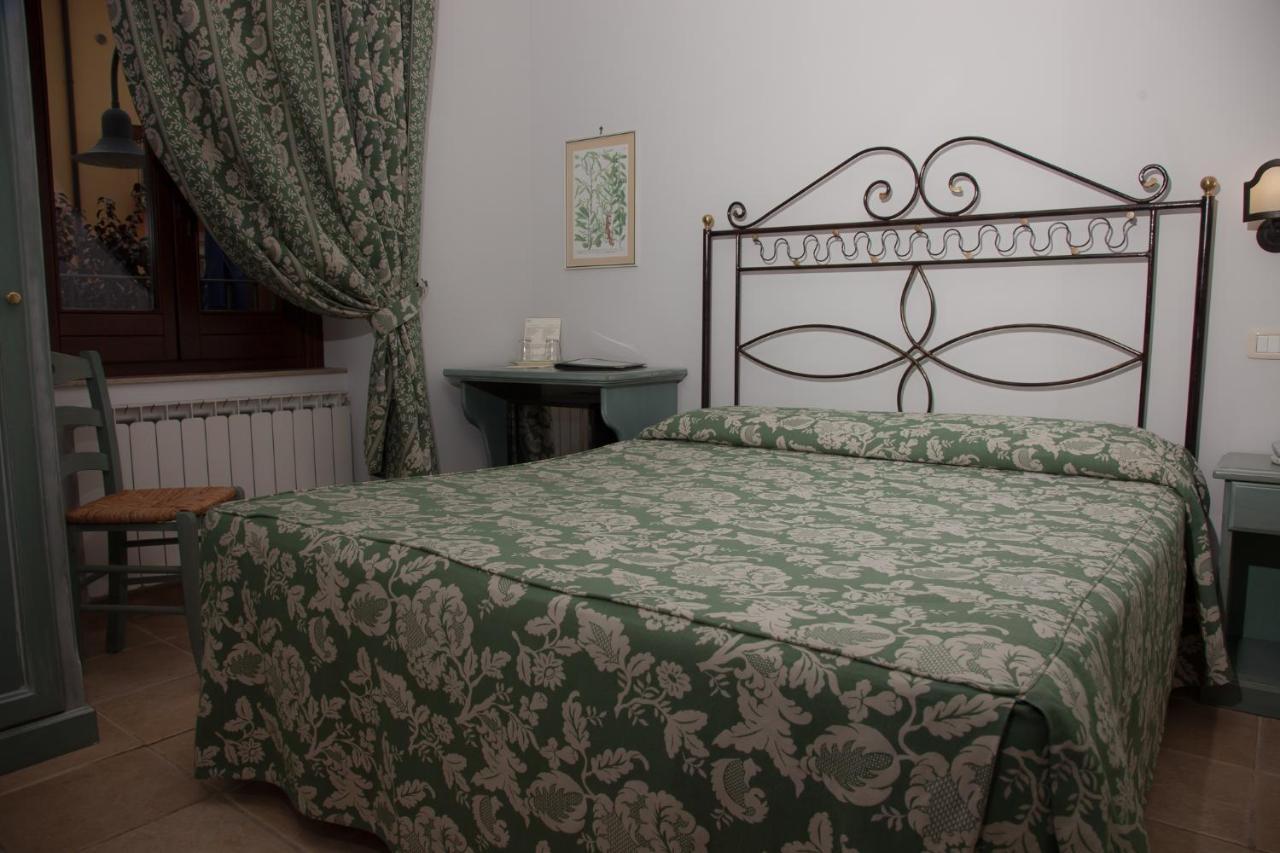 Hotel Il Tiglio (Adults Only) カステル・ディ・サングロ エクステリア 写真