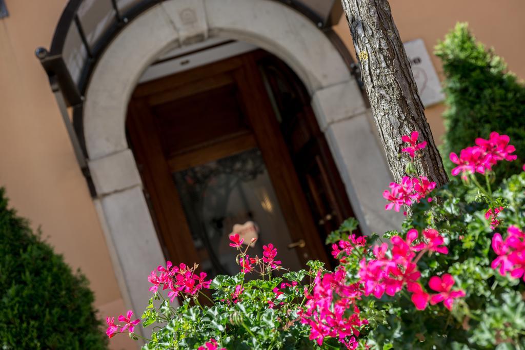 Hotel Il Tiglio (Adults Only) カステル・ディ・サングロ エクステリア 写真